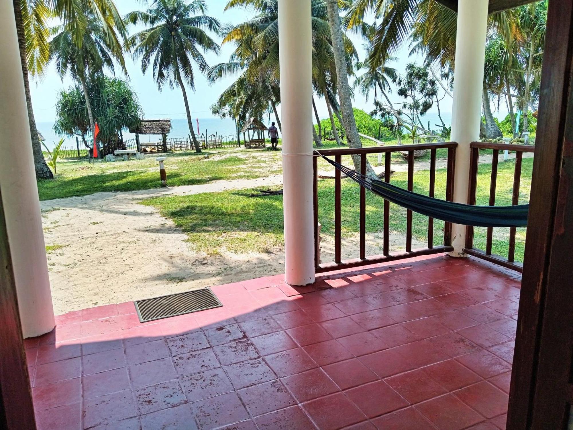 Helios Beach Resort Tangalle Exterior photo