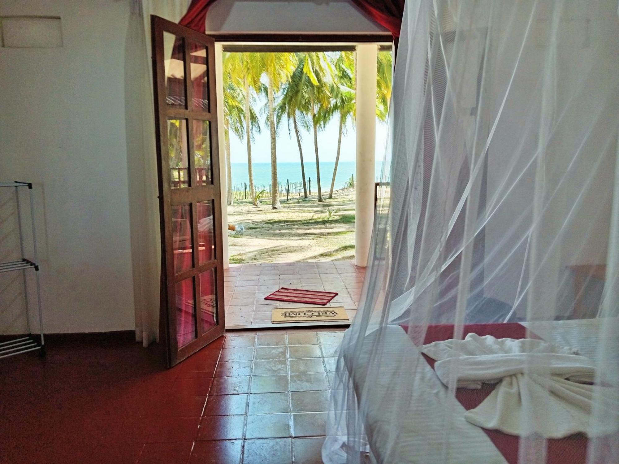 Helios Beach Resort Tangalle Exterior photo